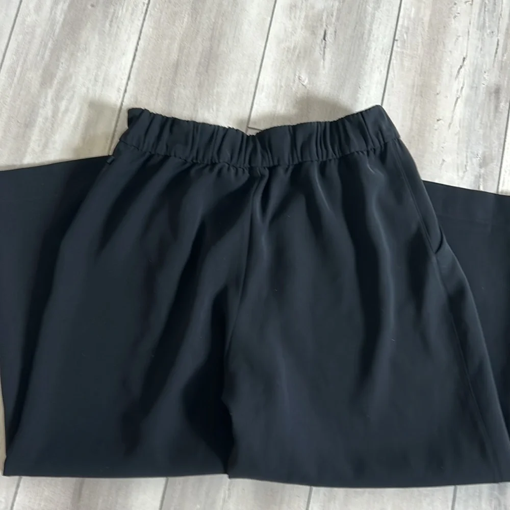 Lululemon Noir Crop wide leg tie front pants in black size 8
